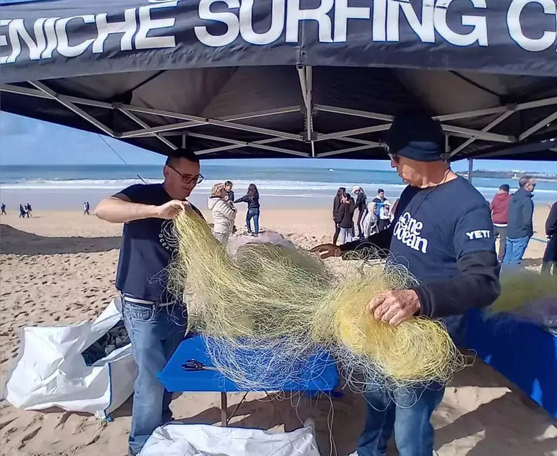 Pessoas apoiadas pela Cercipeniche, no Campeonato Mundial de Surf 2024, em Peniche