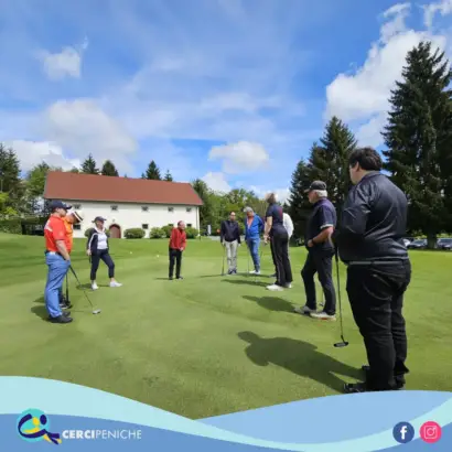 Grupo de participantes da atividade de golf, do Projeto “CERCINAction GOLF” e do Projeto Erasmus+