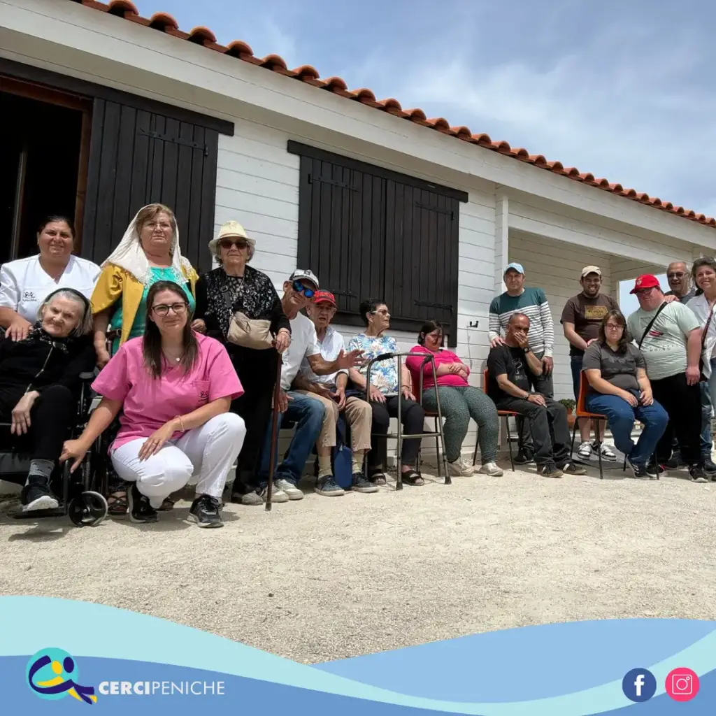 Grupo de pessoas presentes no Workshop “A Nossa Casa é o Planeta Terra”